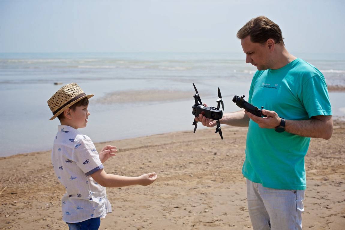 You are currently viewing Co jest Ci potrzebne do rozpoczęcia swojej przygody z dronami?