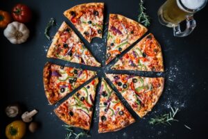 Read more about the article Pizza familijna – idealne danie na wspólne posiłki